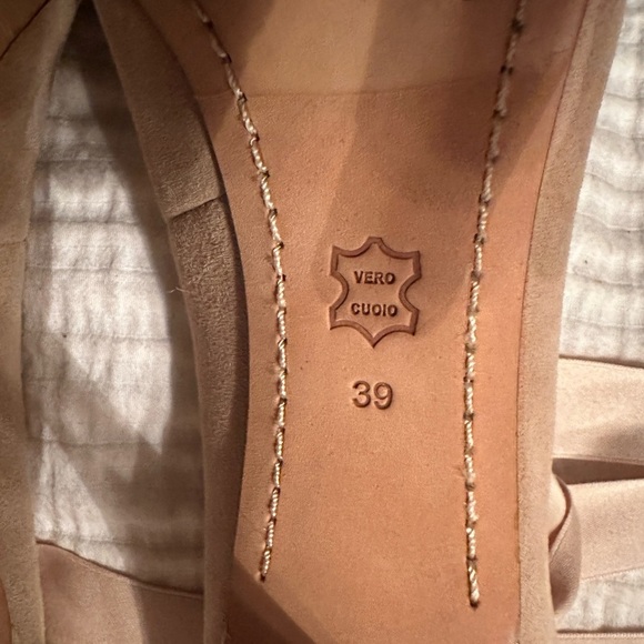 Alice + Olivia Dominique Heels - Size 39 (US 9) - Picture 10 of 16